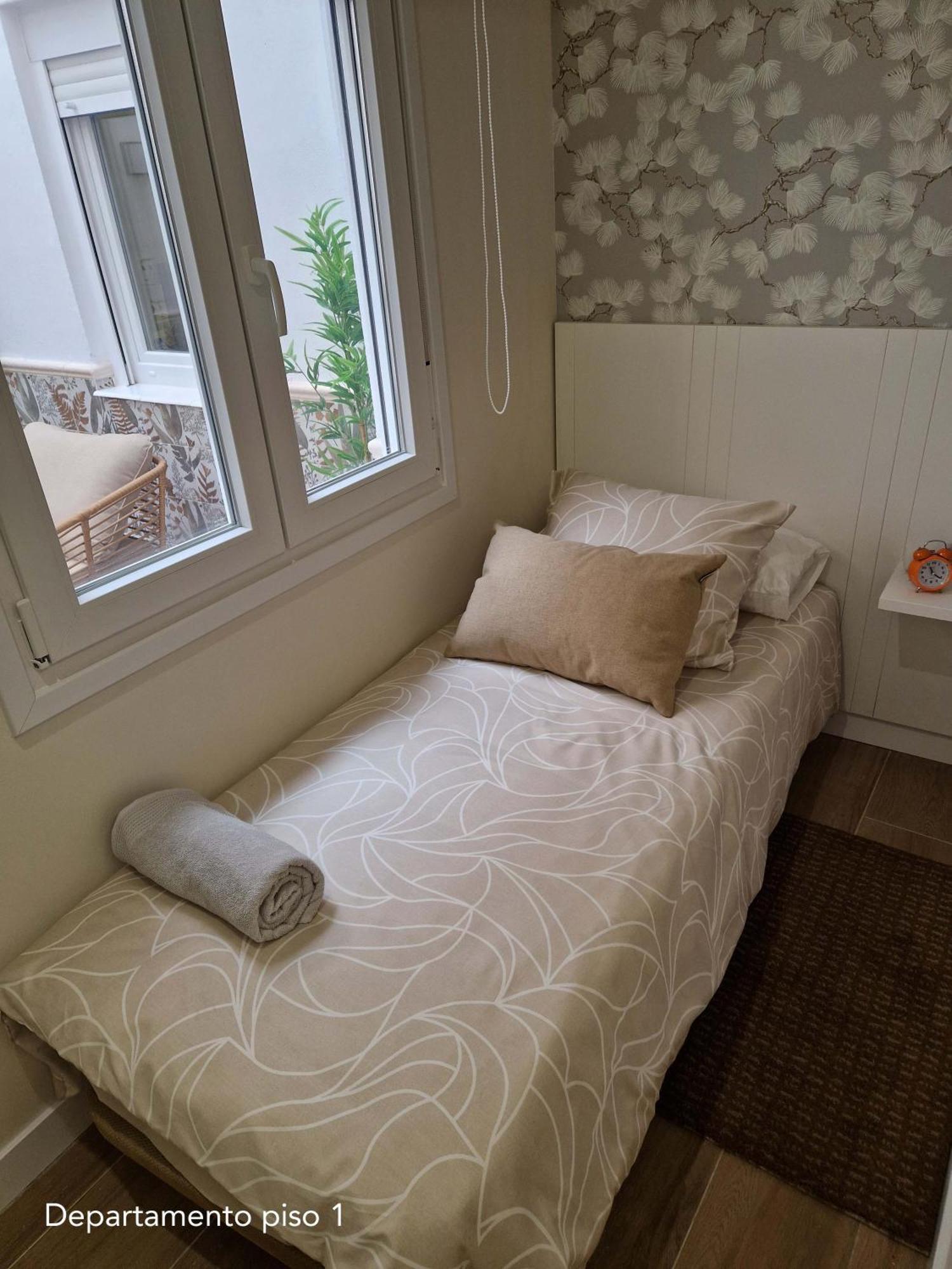 Virgen De Gracia Apartments Malaga Phòng bức ảnh